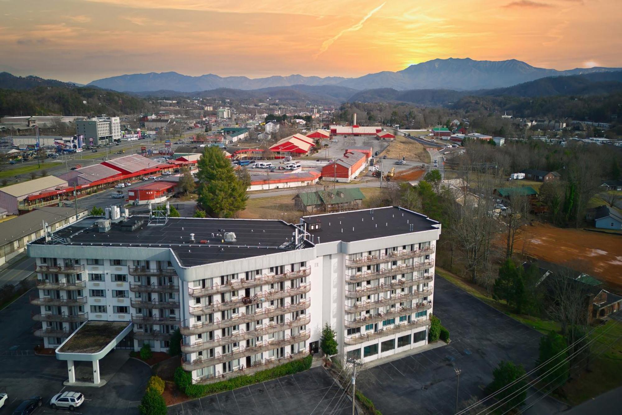 Park Tower Inn Pigeon Forge Exterior foto